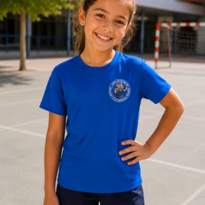 niña posando con camiseta del anpa entrevalos